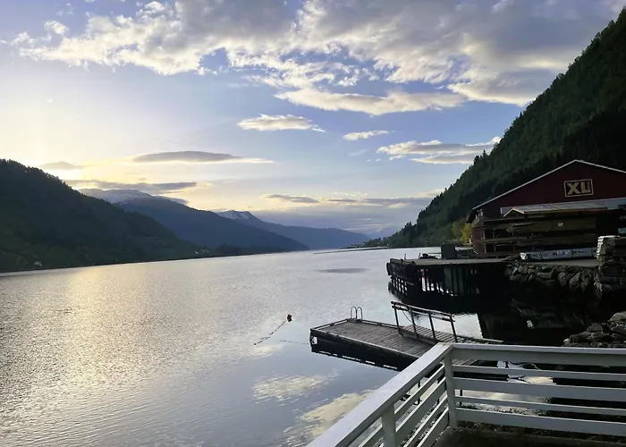 Der Fjordtraum In Balestrand Direkt Am Wasser